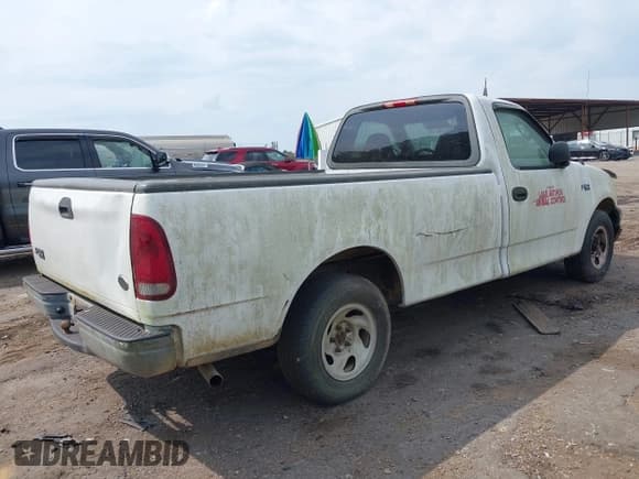 ✅ 2004 Ford F-150 XL • VIN: 2FTRF17294CA28591 • Лот: 43178008. Опубликован ранее на IAAI с пробегом 230 012 миль. Бесплатный доступ к архиву аукционных продаж из США и подробный отчёт об истории автомобиля на DreamBid. Изображение 4.