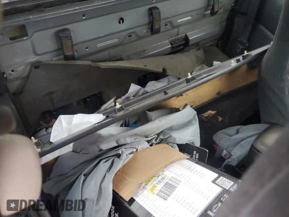 ✅ 2003 Dodge Dakota • VIN: 1D7HL12X63S129224 • Lot: 84269844. Wystawiony na Copart z przebiegiem 237 160 mil. Bezpłatny archiwum sprzedaży aukcyjnych z USA i szczegółowy raport historii pojazdu na DreamBid. Zdjęcie 10.