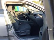 ✅ 2018 Toyota C-HR XLE • VIN: NMTKHMBX1JR015400 • Lot: 43336797. Wystawiony na IAAI z przebiegiem 31 945 mil. Bezpłatny archiwum sprzedaży aukcyjnych z USA i szczegółowy raport historii pojazdu na DreamBid. Zdjęcie 5.