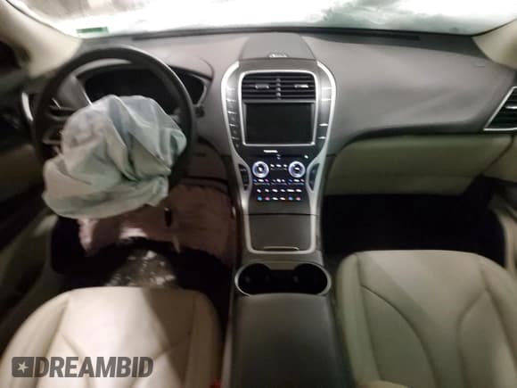 ✅ 2020 Lincoln Nautilus Reserve • VIN: 2LMPJ8K96LBL25616 • Lot: 44216093. Wystawiony na Copart z przebiegiem 15 511 mil. Bezpłatny archiwum sprzedaży aukcyjnych z USA i szczegółowy raport historii pojazdu na DreamBid. Zdjęcie 8.