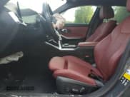 ✅ 2024 BMW 3 Series M340i xDrive • VIN: 3MW49FF08R8E11972 • Lot: 60033225. Wystawiony na Copart z przebiegiem 14 869 mil. Bezpłatny archiwum sprzedaży aukcyjnych z USA i szczegółowy raport historii pojazdu na DreamBid. Zdjęcie 7.