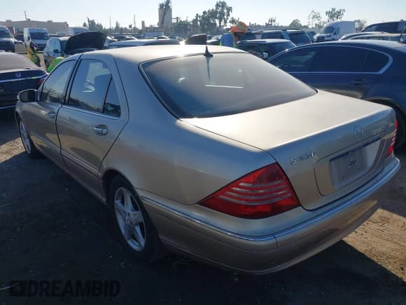 ✅ 2004 Mercedes-Benz S 430 • VIN: WDBNG70J84A406898 • Lot: 43804072. Listed on IAAI with 165,290 mi. Free auction sales archive from the USA and detailed vehicle history report at DreamBid. Image 3.