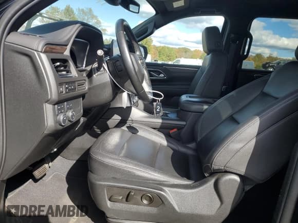 ✅ 2023 Chevrolet Suburban LT • VIN: 1GNSKCKD9PR264318 • Lot: 76100354. Wystawiony na Copart z przebiegiem 142 866 mil. Bezpłatny archiwum sprzedaży aukcyjnych z USA i szczegółowy raport historii pojazdu na DreamBid. Zdjęcie 7.