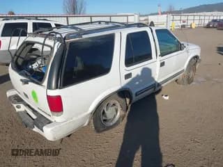 ✅ 2000 Chevrolet Blazer LT • VIN: 1GNDT13W1Y2144467 • Lot: 41414551. Wystawiony na IAAI z przebiegiem 245 235 mil. Bezpłatny archiwum sprzedaży aukcyjnych z USA i szczegółowy raport historii pojazdu na DreamBid. Zdjęcie 4.