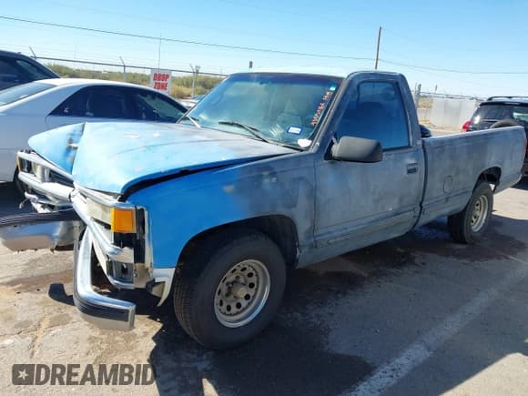 ✅ 1995 Chevrolet Silverado 1500 • VIN: 1GCEC14K3SE256699 • Lot: 43551786. Wystawiony na IAAI z przebiegiem 295 607 mil. Bezpłatny archiwum sprzedaży aukcyjnych z USA i szczegółowy raport historii pojazdu na DreamBid. Zdjęcie 2.