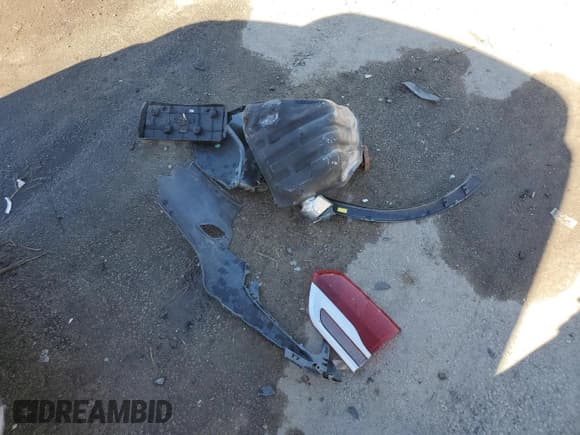 ✅ 2018 Jeep Grand Cherokee Limited • VIN: 1C4RJEBG0JC124930 • Lot: 89524195. Listed on Copart with 109,812 mi. Free auction sales archive from the USA and detailed vehicle history report at DreamBid. Image 13.