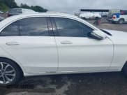 ✅ 2017 Mercedes-Benz C 300 • VIN: 55SWF4JB3HU189495 • Lot: 42668876. Wystawiony na IAAI z przebiegiem 45 724 mil. Bezpłatny archiwum sprzedaży aukcyjnych z USA i szczegółowy raport historii pojazdu na DreamBid. Zdjęcie 14.