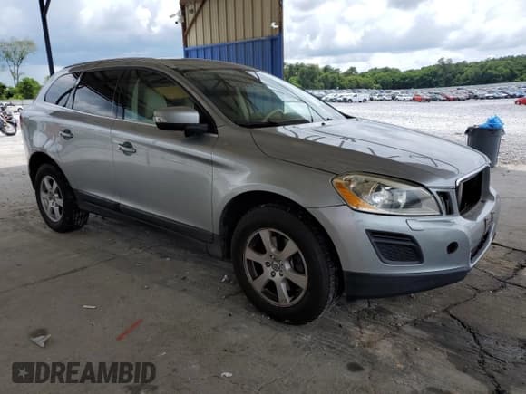 ✅ 2011 Volvo XC60 3.2L • VIN: YV4940DZ8B2216087 • Лот: 60812625. Опубликован ранее на Copart с пробегом 141 418 миль. Бесплатный доступ к архиву аукционных продаж из США и подробный отчёт об истории автомобиля на DreamBid. Изображение 4.