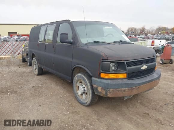 ✅ 2008 Chevrolet Express Cargo • VIN: 1GCGG25CX81162006 • Лот: 43631884. Опубликован ранее на IAAI с пробегом 319 655 миль. Бесплатный доступ к архиву аукционных продаж из США и подробный отчёт об истории автомобиля на DreamBid. Изображение 1.