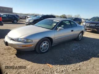 ✅ 1998 Buick Riviera • VIN: 1G4GD2210W4706242 • Lot: 80259294. Wystawiony na Copart z przebiegiem 153 089 mil. Bezpłatny archiwum sprzedaży aukcyjnych z USA i szczegółowy raport historii pojazdu na DreamBid. Zdjęcie 1.