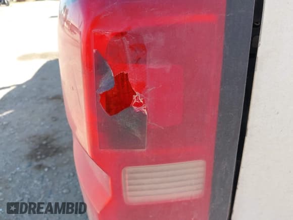 ✅ 2018 Chevrolet Silverado 2500HD Work Truck • VIN: 1GC1KUEG2JF111739 • Lot: 43212934. Listed on IAAI with Not provided. Free auction sales archive from the USA and detailed vehicle history report at DreamBid. Image 21.