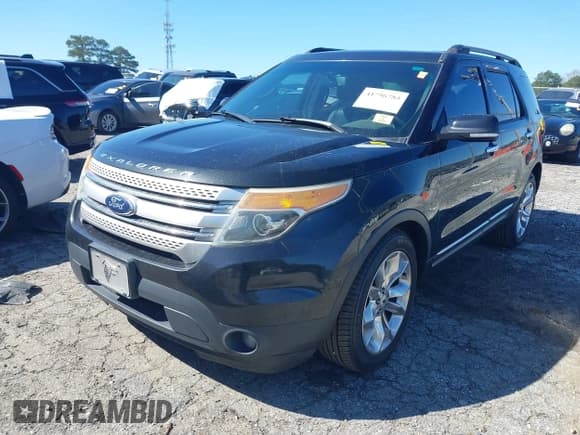 ✅ 2014 Ford Explorer XLT • VIN: 1FM5K7D88EGA99072 • Lot: 41796784. Wystawiony na IAAI z przebiegiem 298 765 mil. Bezpłatny archiwum sprzedaży aukcyjnych z USA i szczegółowy raport historii pojazdu na DreamBid. Zdjęcie 17.