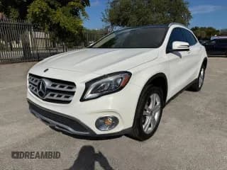 ✅ 2019 Mercedes-Benz GLA 250 • VIN: WDCTG4EB3KJ551881 • Лот: 92629685. Опубликован ранее на Copart с пробегом 90 251 миль. Бесплатный доступ к архиву аукционных продаж из США и подробный отчёт об истории автомобиля на DreamBid. Изображение 1.