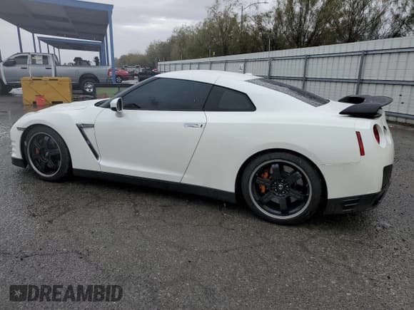 ✅ 2013 Nissan GT-R Premium • VIN: JN1AR5EF6DM261302 • Лот: 45334815. Опубликован ранее на Copart с пробегом 29 009 миль. Бесплатный доступ к архиву аукционных продаж из США и подробный отчёт об истории автомобиля на DreamBid. Изображение 2.