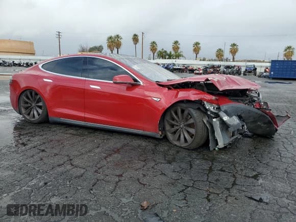 ✅ 2013 Tesla Model S Performance • VIN: 5YJSA1DP1DFP11264 • Lot: 44455185. Wystawiony na Copart z przebiegiem 183 959 mil. Bezpłatny archiwum sprzedaży aukcyjnych z USA i szczegółowy raport historii pojazdu na DreamBid. Zdjęcie 4.