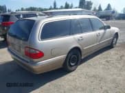 ✅ 2003 Mercedes-Benz E 320/430 4 Matic • VIN: WDBJH82J63X084837 • Lot: 42465209. Wystawiony na IAAI z przebiegiem 242 268 mil. Bezpłatny archiwum sprzedaży aukcyjnych z USA i szczegółowy raport historii pojazdu na DreamBid. Zdjęcie 4.