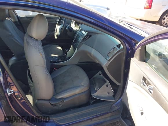 ✅ 2011 Hyundai Sonata Limited • VIN: 5NPEC4AC5BH216736 • Lot: 43529034. Listed on IAAI with 187,797 mi. Free auction sales archive from the USA and detailed vehicle history report at DreamBid. Image 5.