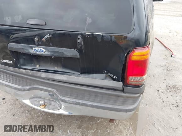 ✅ 1999 Ford Explorer XLT • VIN: 1FMZU32E4XZA39018 • Lot: 43383234. Wystawiony na IAAI z przebiegiem 193 904 mil. Bezpłatny archiwum sprzedaży aukcyjnych z USA i szczegółowy raport historii pojazdu na DreamBid. Zdjęcie 13.