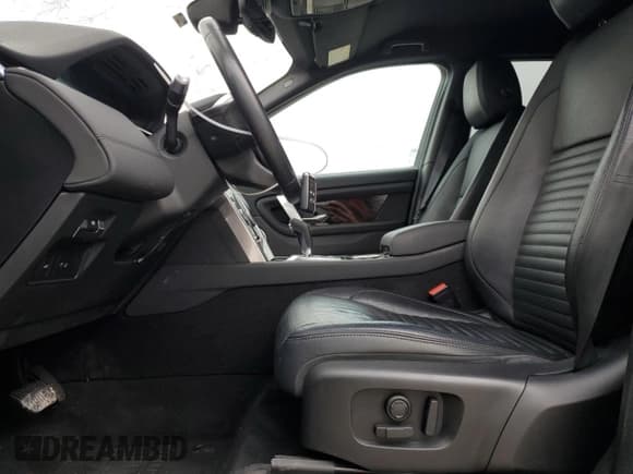 ✅ 2020 Land Rover Discovery Sport S • VIN: SALCJ2FX5LH845967 • Lot: 51019625. Wystawiony na Copart z przebiegiem 50 188 mil. Bezpłatny archiwum sprzedaży aukcyjnych z USA i szczegółowy raport historii pojazdu na DreamBid. Zdjęcie 7.