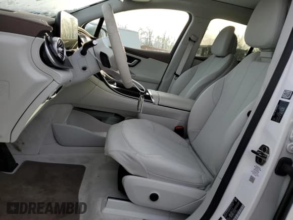 ✅ 2023 Mercedes-Benz EQE 350 • VIN: 4JGGM1CB0PA010064 • Lot: 38898304. Wystawiony na Copart z przebiegiem 4 122 mil. Bezpłatny archiwum sprzedaży aukcyjnych z USA i szczegółowy raport historii pojazdu na DreamBid. Zdjęcie 7.