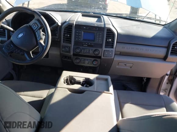 ✅ 2020 Ford F-250 XL • VIN: 1FT7X2B64LEC53546 • Lot: 41414834. Wystawiony na IAAI z przebiegiem 175 403 mil. Bezpłatny archiwum sprzedaży aukcyjnych z USA i szczegółowy raport historii pojazdu na DreamBid. Zdjęcie 22.