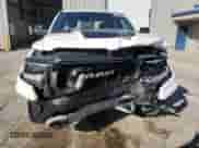2020 Ram 1500 Rebel z VIN 1C6SRFLT4LN211966, wystawiony jako Copart lot #80487845 z przebiegiem 97 530 mil mil oraz Szkoda całkowita • Salvage title. Historia ofert i sprzedaży dostępna na DreamBid. Obrazek 5.