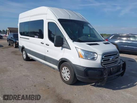 ✅ 2019 Ford Transit Passenger XL • VIN: 1FBAX2XM8KKA05785 • Лот: 43103934. Опубликован ранее на IAAI с пробегом 136 221 миль. Бесплатный доступ к архиву аукционных продаж из США и подробный отчёт об истории автомобиля на DreamBid. Изображение 1.