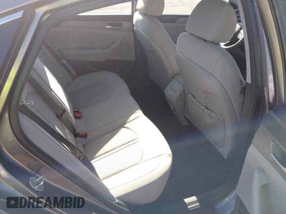 ✅ 2018 Hyundai Sonata SE • VIN: 5NPE24AF7JH637661 • Лот: 43591747. Опубликован ранее на IAAI с пробегом 127 225 миль. Бесплатный доступ к архиву аукционных продаж из США и подробный отчёт об истории автомобиля на DreamBid. Изображение 8.