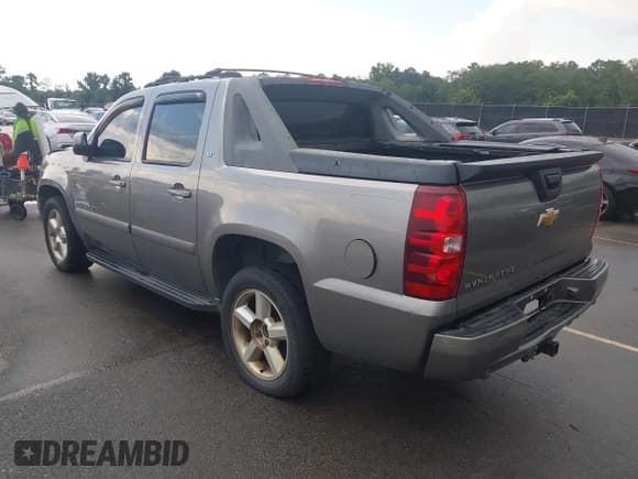 ✅ 2007 Chevrolet Avalanche LTZ • VIN: 3GNFK12377G114060 • Лот: 42663560. Опубликован ранее на IAAI с пробегом Не указан. Бесплатный доступ к архиву аукционных продаж из США и подробный отчёт об истории автомобиля на DreamBid. Изображение 3.
