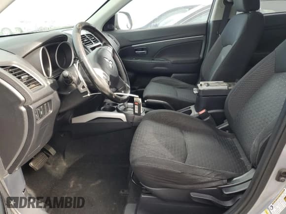 ✅ 2011 Mitsubishi Outlander SE • VIN: JA4AP4AU7BZ012096 • Lot: 89686955. Wystawiony na Copart z przebiegiem 205 868 mil. Bezpłatny archiwum sprzedaży aukcyjnych z USA i szczegółowy raport historii pojazdu na DreamBid. Zdjęcie 7.