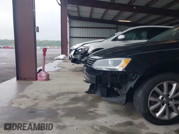 ✅ 2013 Volkswagen Jetta SE • VIN: 3VWDP7AJXDM353228 • Lot: 42364744. Wystawiony na IAAI z przebiegiem 132 672 mil. Bezpłatny archiwum sprzedaży aukcyjnych z USA i szczegółowy raport historii pojazdu na DreamBid. Zdjęcie 6.