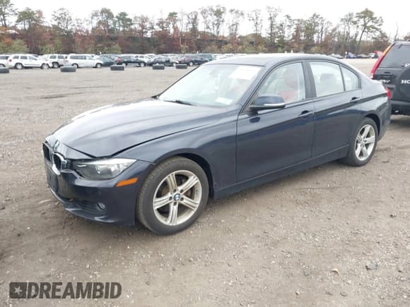 ✅ 2014 BMW 3 Series 328i xDrive • VIN: WBA3B5C56EP543957 • Лот: 43521423. Опубликован ранее на IAAI с пробегом 55 973 миль. Бесплатный доступ к архиву аукционных продаж из США и подробный отчёт об истории автомобиля на DreamBid. Изображение 18.