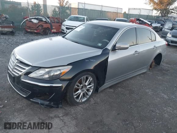 ✅ 2013 Hyundai Genesis 3.8L • VIN: KMHGC4DD3DU230457 • Lot: 43635050. Listed on IAAI with 206,000 mi. Free auction sales archive from the USA and detailed vehicle history report at DreamBid. Image 2.