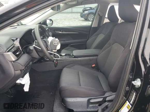 2025 Toyota Camry LE with VIN 4T1DAACK6SU196115, listed as a Copart auction lot 81836425 with 5,440 mi miles and Salvage title. Bid and sale history available at DreamBid. Image 7.