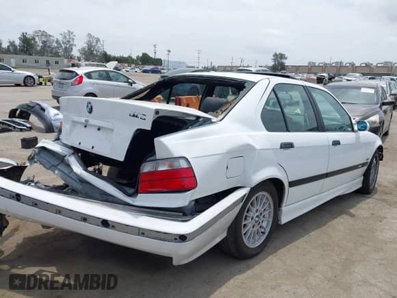 1998 BMW 3 Series M3s with VIN WBSCD9329WEE07762, listed as a IAAI auction lot 42239221 with Not provided miles and . Bid and sale history available at DreamBid. Image 4.