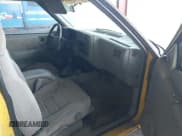 ✅ 1997 Chevrolet Blazer LS • VIN: 1GNCS18W5VK224602 • Lot: 43632692. Wystawiony na IAAI z przebiegiem 156 516 mil. Bezpłatny archiwum sprzedaży aukcyjnych z USA i szczegółowy raport historii pojazdu na DreamBid. Zdjęcie 5.