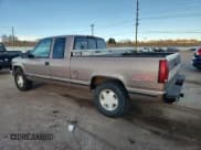 ✅ 1996 Chevrolet Silverado 1500 • VIN: 2GCEK19R5T1111160 • Лот: 92922815. Опубликован ранее на Copart с пробегом 386 454 миль. Бесплатный доступ к архиву аукционных продаж из США и подробный отчёт об истории автомобиля на DreamBid. Изображение 2.