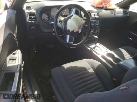 2013 Dodge Challenger SXT z VIN 2C3CDYAGXDH612465, wystawiony jako Copart lot #70135804 z przebiegiem 116 793 mil mil oraz Szkoda całkowita • Salvage title. Historia ofert i sprzedaży dostępna na DreamBid. Obrazek 8.