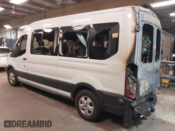 ✅ 2019 Ford Transit Passenger XL • VIN: 1FBAX2CG7KKA34078 • Lot: 41836963. Wystawiony na IAAI z przebiegiem 82 891 mil. Bezpłatny archiwum sprzedaży aukcyjnych z USA i szczegółowy raport historii pojazdu na DreamBid. Zdjęcie 3.