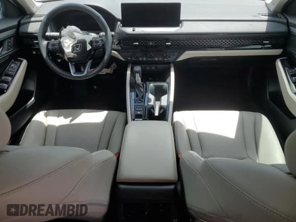 ✅ 2024 Honda Accord Touring • VIN: 1HGCY2F82RA034500 • Lot: 54598045. Wystawiony na Copart z przebiegiem 10 205 mil. Bezpłatny archiwum sprzedaży aukcyjnych z USA i szczegółowy raport historii pojazdu na DreamBid. Zdjęcie 8.