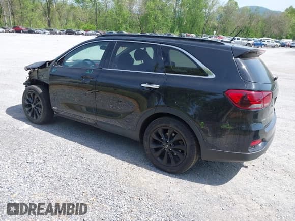 ✅ 2019 Kia Sorento LX • VIN: 5XYPGDA54KG605261 • Lot: 42111576. Listed on IAAI with 114,744 mi. Free auction sales archive from the USA and detailed vehicle history report at DreamBid. Image 3.
