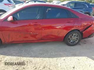 2024 Hyundai Elantra SEL z VIN KMHLM4DG3RU759064, wystawiony jako IAAI lot #43198214 z przebiegiem 12 462 mil mil oraz . Historia ofert i sprzedaży dostępna na DreamBid. Obrazek 6.