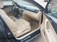 ✅ 2008 Volkswagen Passat Komfort • VIN: WVWLK73C98E161130 • Lot: 41498361. Wystawiony na IAAI z przebiegiem 102 621 mil. Bezpłatny archiwum sprzedaży aukcyjnych z USA i szczegółowy raport historii pojazdu na DreamBid. Zdjęcie 5.