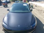 ✅ 2024 Tesla Model 3 • VIN: 5YJ3E1EA6RF825576 • Lot: 43149115. Wystawiony na IAAI z przebiegiem 7 988 mil. Bezpłatny archiwum sprzedaży aukcyjnych z USA i szczegółowy raport historii pojazdu na DreamBid. Zdjęcie 13.