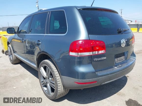 ✅ 2006 Volkswagen Touareg 3.2L V6 • VIN: WVGZG77L96D028601 • Lot: 42170973. Wystawiony na IAAI z przebiegiem 155 142 mil. Bezpłatny archiwum sprzedaży aukcyjnych z USA i szczegółowy raport historii pojazdu na DreamBid. Zdjęcie 3.