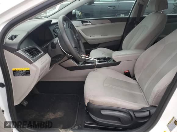 2015 Hyundai Sonata SE with VIN 5NPE24AF7FH001832, listed as a Copart auction lot 90296815 with 134,035 mi miles and Clean title. Bid and sale history available at DreamBid. Image 7.
