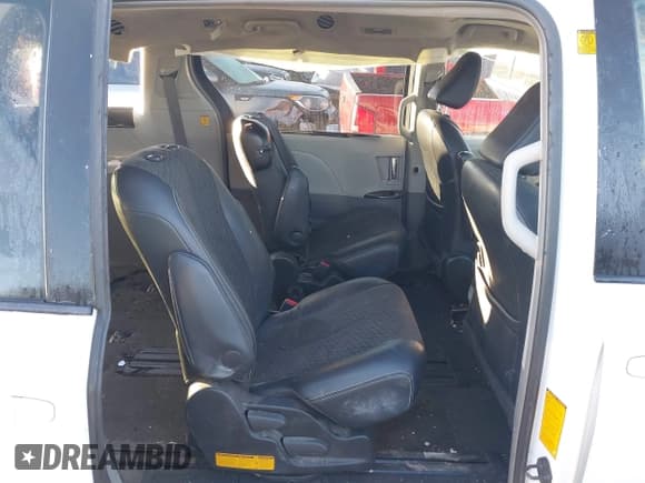 ✅ 2012 Toyota Sienna SE • VIN: 5TDXK3DC4CS266251 • Lot: 43612356. Listed on IAAI with 220,310 mi. Free auction sales archive from the USA and detailed vehicle history report at DreamBid. Image 8.