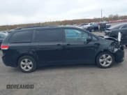 ✅ 2014 Toyota Sienna LE • VIN: 5TDKK3DC7ES457885 • Лот: 43556940. Опубликован ранее на IAAI с пробегом 177 201 миль. Бесплатный доступ к архиву аукционных продаж из США и подробный отчёт об истории автомобиля на DreamBid. Изображение 13.