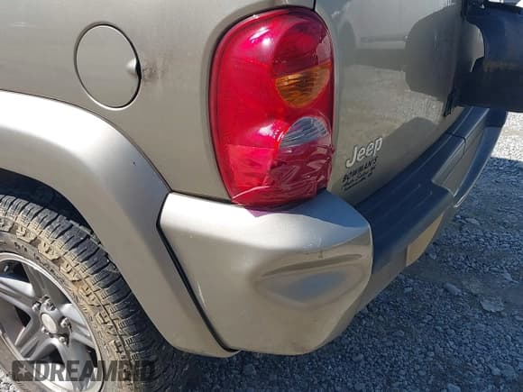 ✅ 2004 Jeep Liberty Limited • VIN: 1J4GK58K74W322580 • Lot: 41783646. Listed on IAAI with 217,888 mi. Free auction sales archive from the USA and detailed vehicle history report at DreamBid. Image 13.