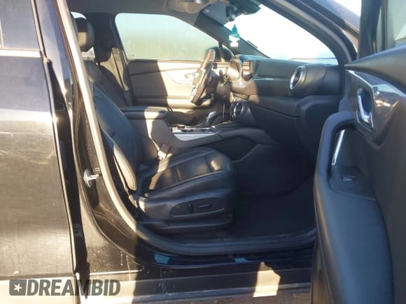 ✅ 2021 Chevrolet Blazer LT • VIN: 3GNKBJRS5MS504076 • Лот: 43502438. Опубликован ранее на IAAI с пробегом 111 264 миль. Бесплатный доступ к архиву аукционных продаж из США и подробный отчёт об истории автомобиля на DreamBid. Изображение 5.